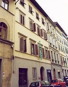 https://bellevue-house-hotel.it-tuscanyhotel.com