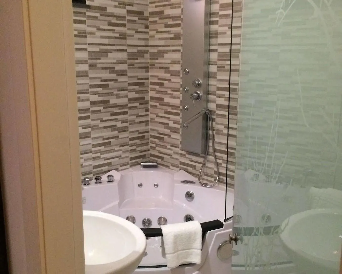 B&B Massimo Centro Catania 3*,  Italy